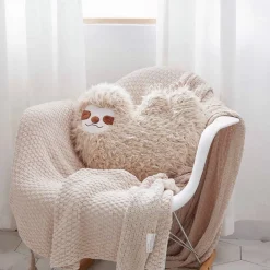 Coussin en peluche paresseux en forme de cœur pour enfants
