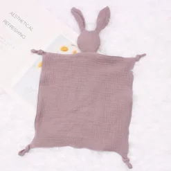 Doudou lapin en coton et mousseline pour bébé
