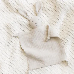 Doudou lapin en coton et mousseline pour bébé