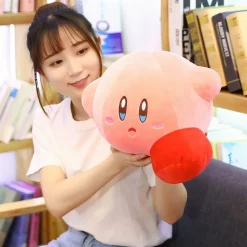 Mignonne peluche de Kirby qui marche