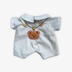 Nino – L’ours en peluche articulé fait main avec combinaison blanche
