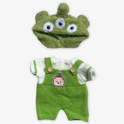 Nino – L’ours en peluche articulé fait main avec combinaison verte et bonnet d’alien
