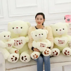 Ours peluche avec coeur