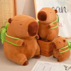Peluche capybara avec sac à dos tortue