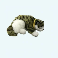 Peluche chat tigré vert endormi