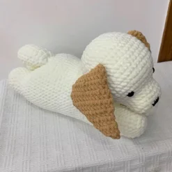 Peluche chien oreiller au crochet