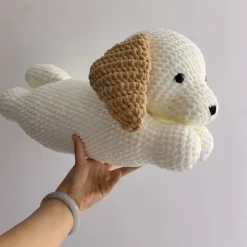 Peluche chien oreiller au crochet