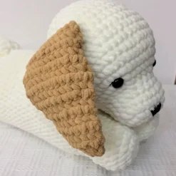 Peluche chien oreiller au crochet
