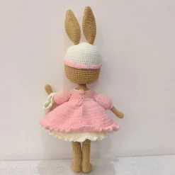 Peluche crochet lapin coquette