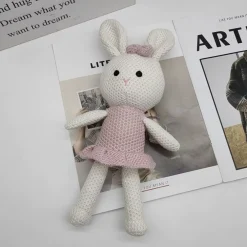 Peluche crochet mademoiselle lapin
