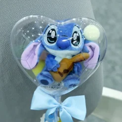 Peluche de Saint-Valentin Stitch dans son écrin en cœur