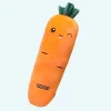 Peluche géante de carotte