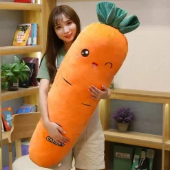 Peluche géante de carotte