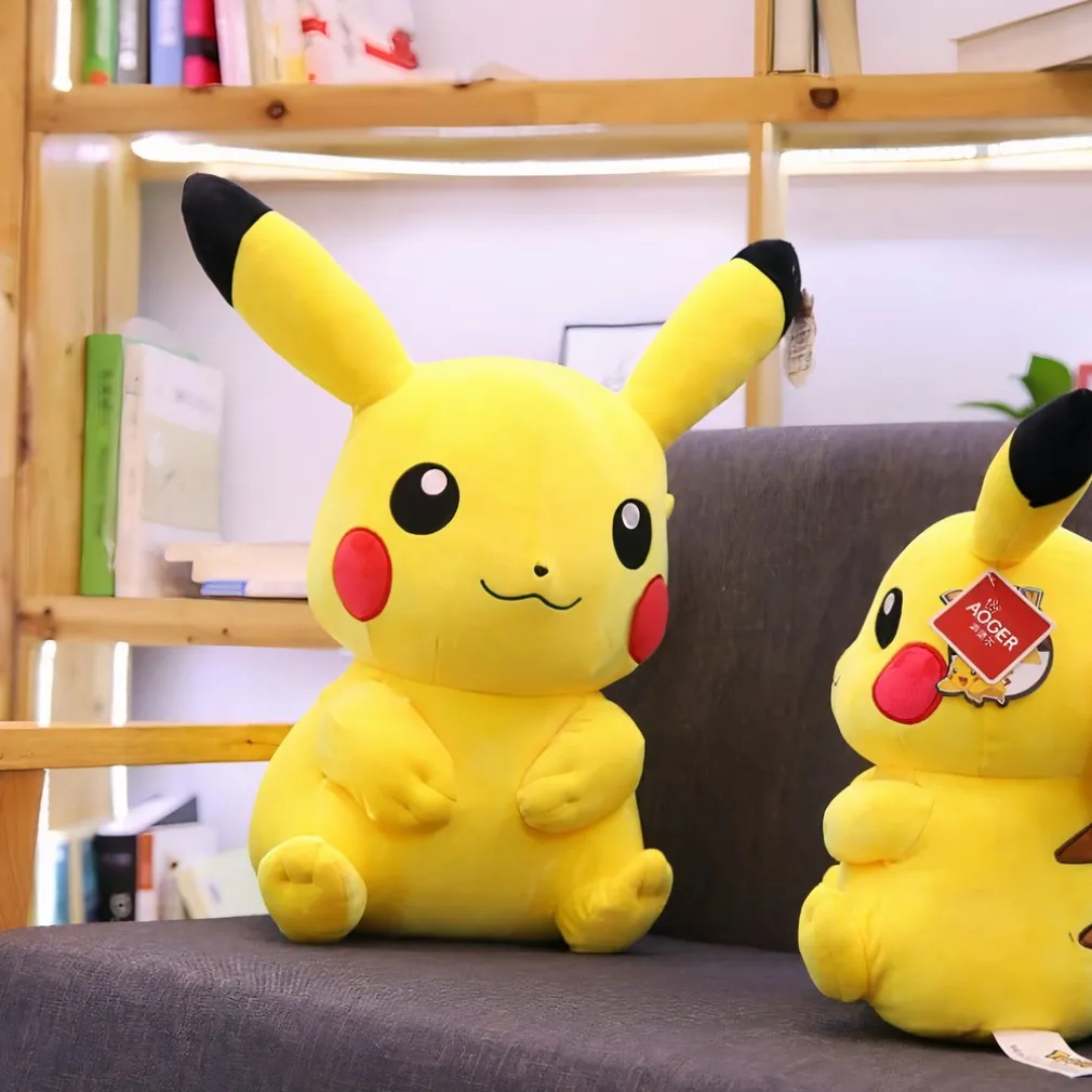 Peluche géante Pikachu souriant