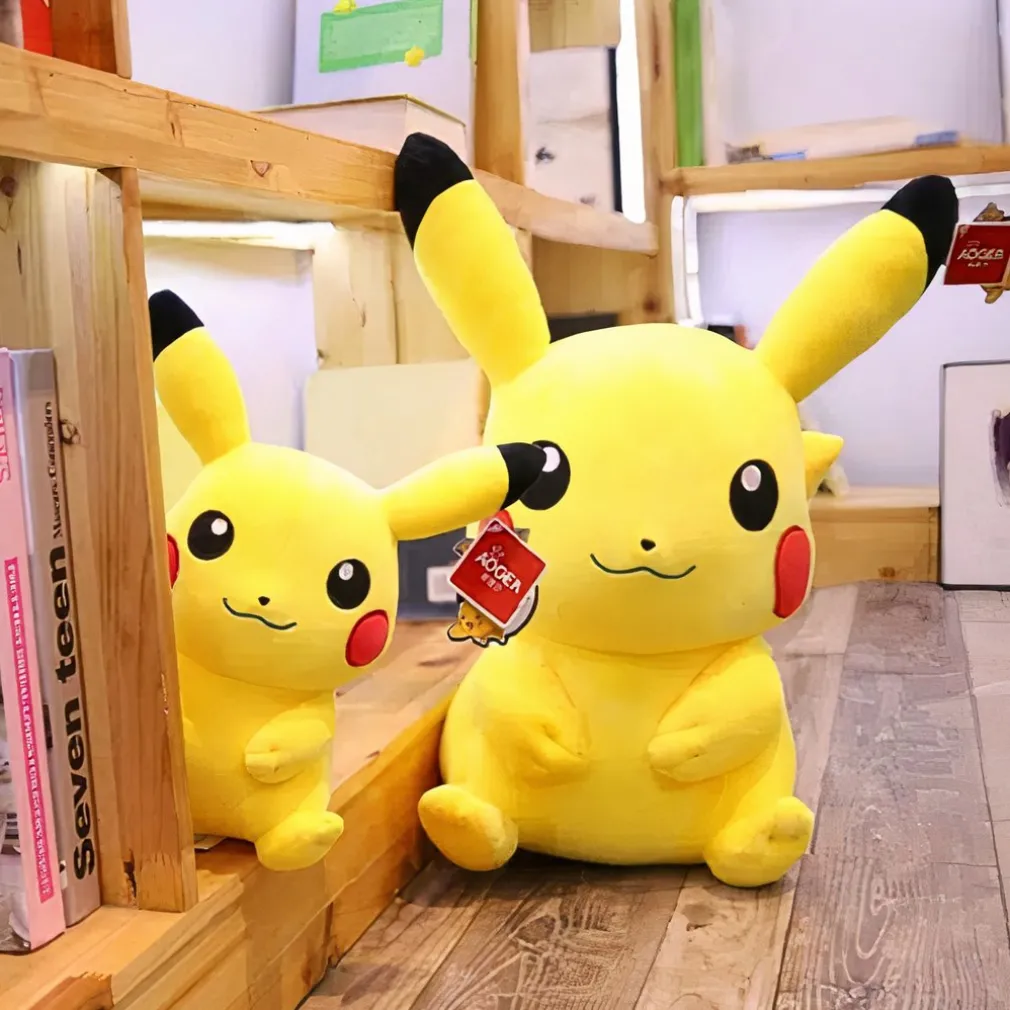 Peluche géante Pikachu souriant