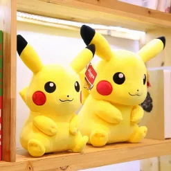 Peluche géante Pikachu souriant