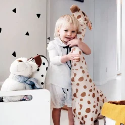 Peluche girafe câline