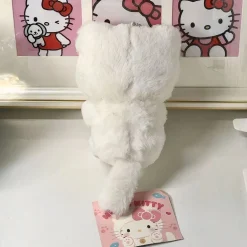 Peluche Hello Kitty avec un déguisement tout mignon