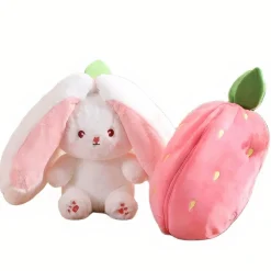 Peluche lapin caché dans une fraise
