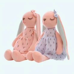 Peluche lapin de Pâques à robe