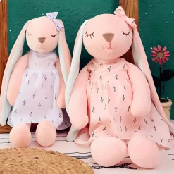 Peluche lapin de Pâques à robe
