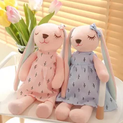 Peluche lapin de Pâques à robe