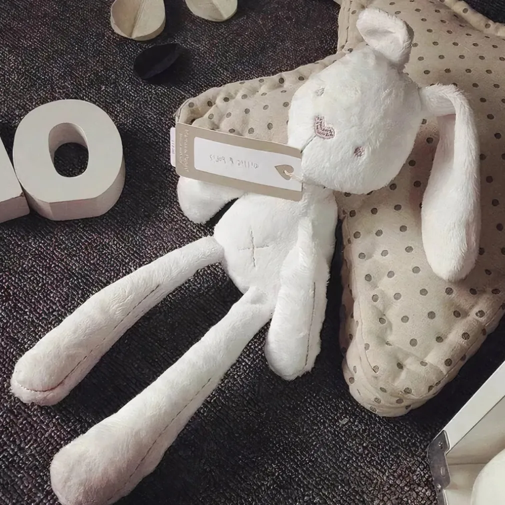 Peluche lapin douce et mignonne blanche ou rose