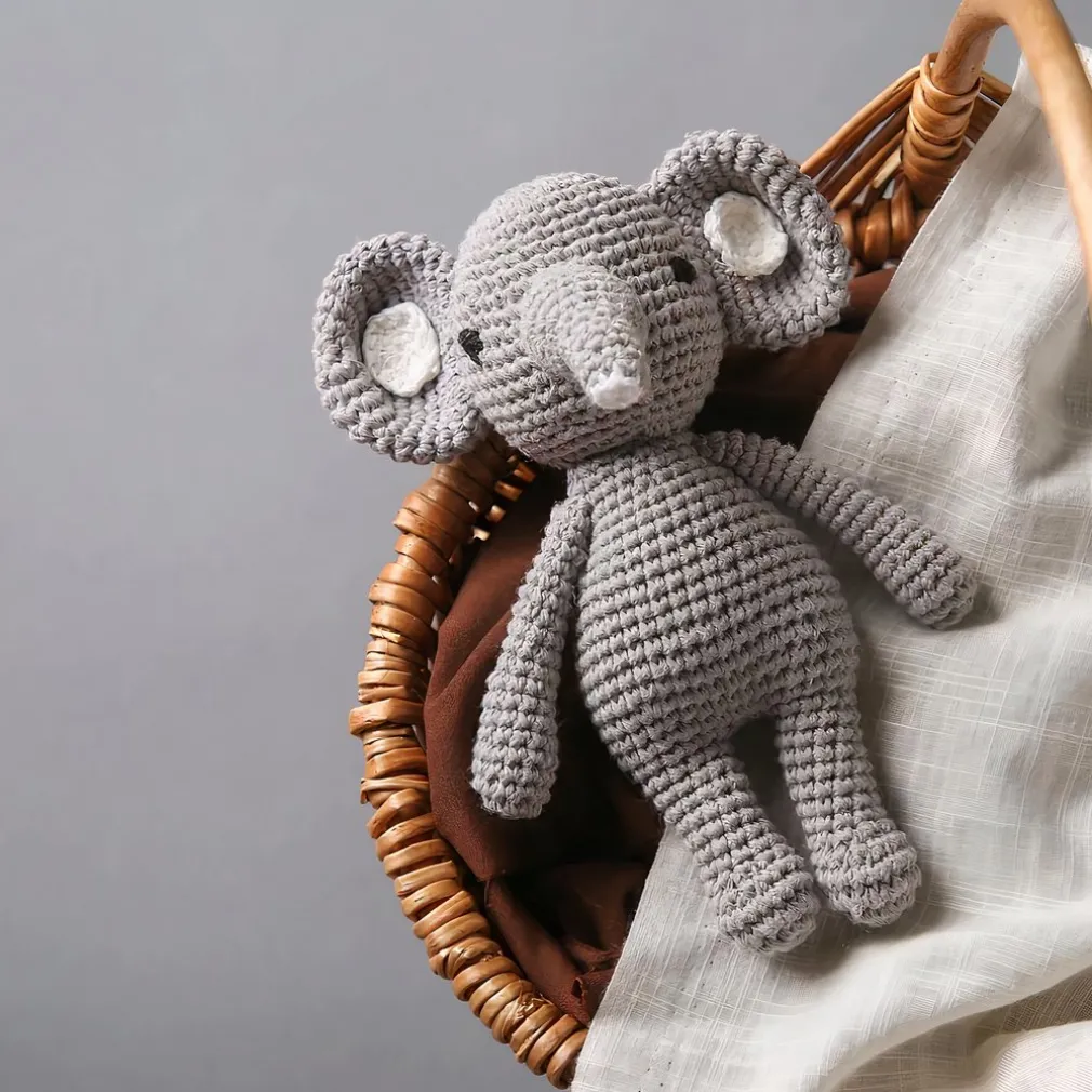 Peluche éléphant hochet en tricot