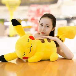 Peluche Pikachu qui dort