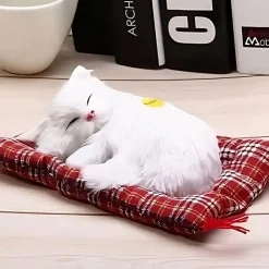 Peluche poupée chat blanc qui dort