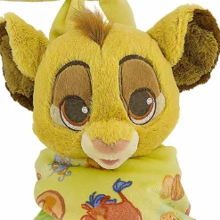 Peluche Simba dans une petite couverture