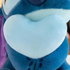 Peluche Stitch avec un cœur