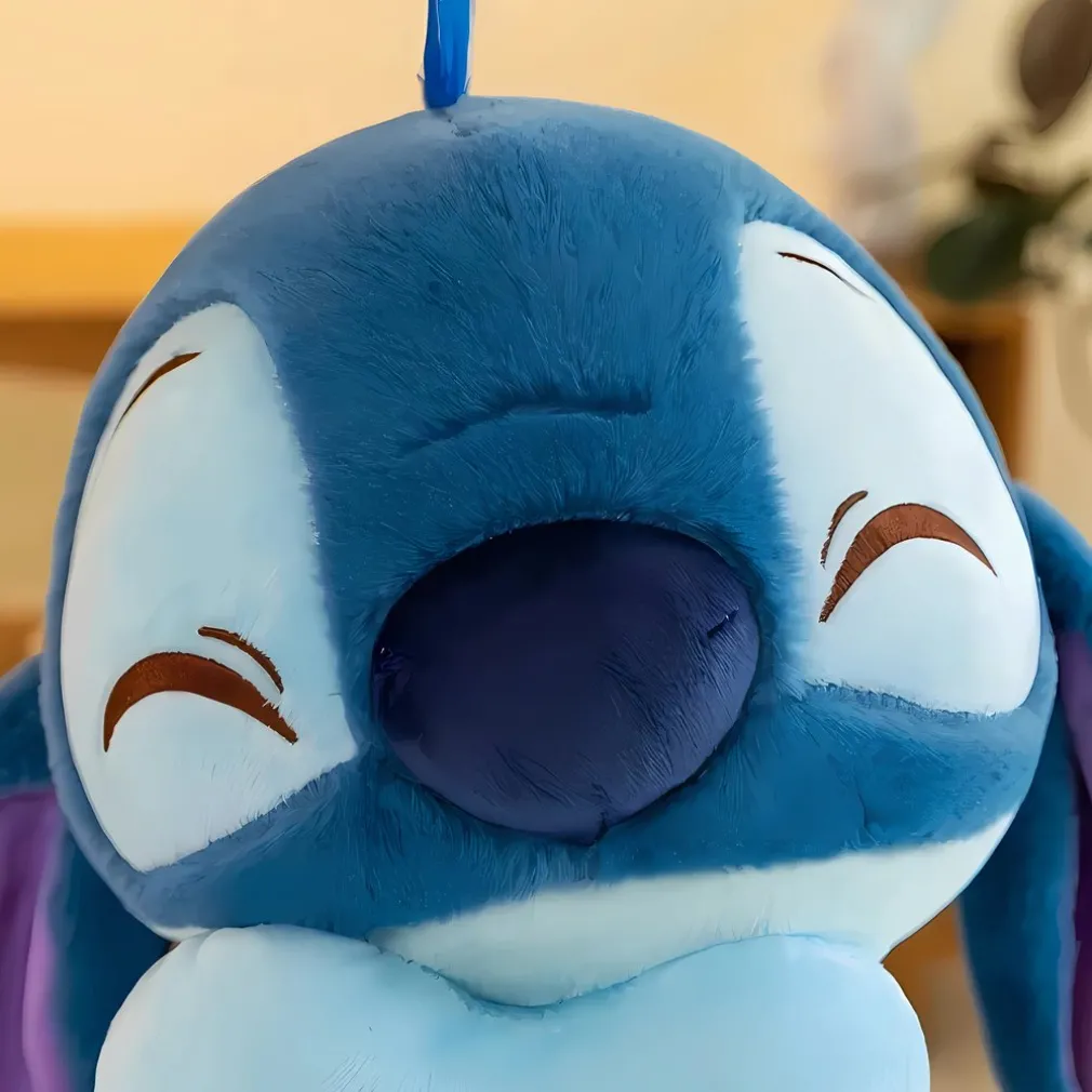 Peluche Stitch avec un cœur