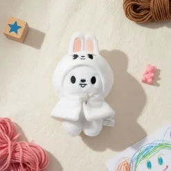 Peluche Stray Kids du lapin blanc de Lee Know style kawaii