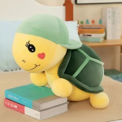 Peluche tortue verte à casquette