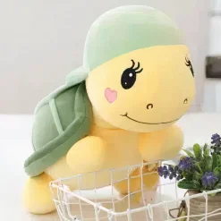 Peluche tortue verte à casquette