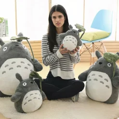 Peluche Totoro toute douce feuille de lotus