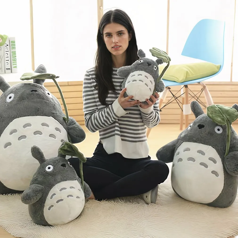 Peluche Totoro toute douce feuille de lotus