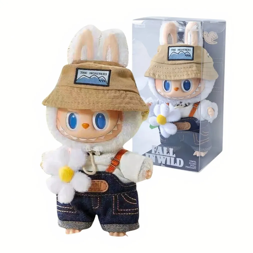 Peluche type Labubu jardinier en salopette
